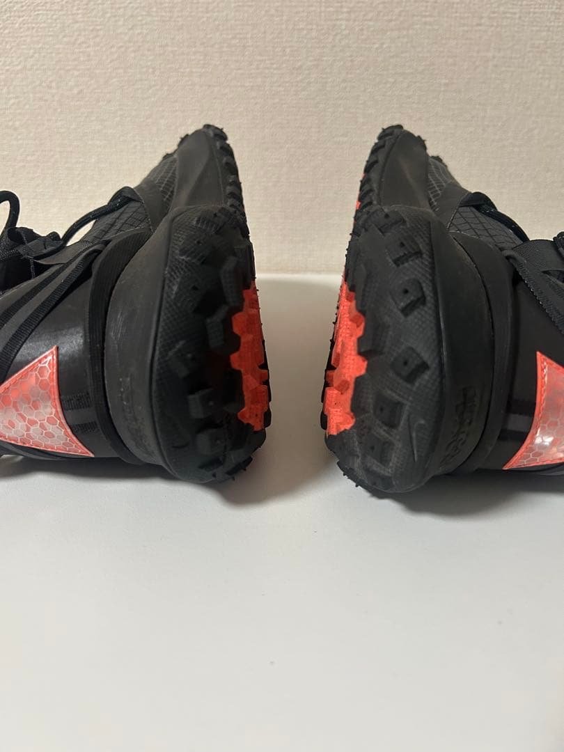 【極美品】ナイキ ACG マウンテン フライ LOW スニーカー ブラック