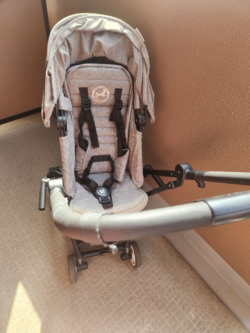 本日限定値下げ　美品　cybex イージーTwist パンパー付き