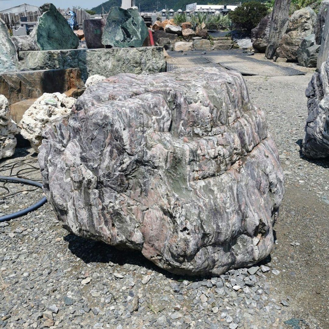 北海道産　三石　320キロ　庭石　石　 鑑賞石　庭　坪庭　ガーデニング