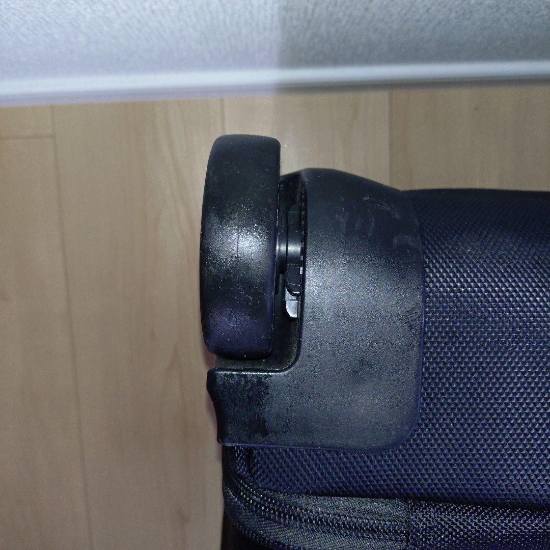 ✯美品 Samosanate✯１度使用 ブラックキャリーケース 中型 仕切り付き