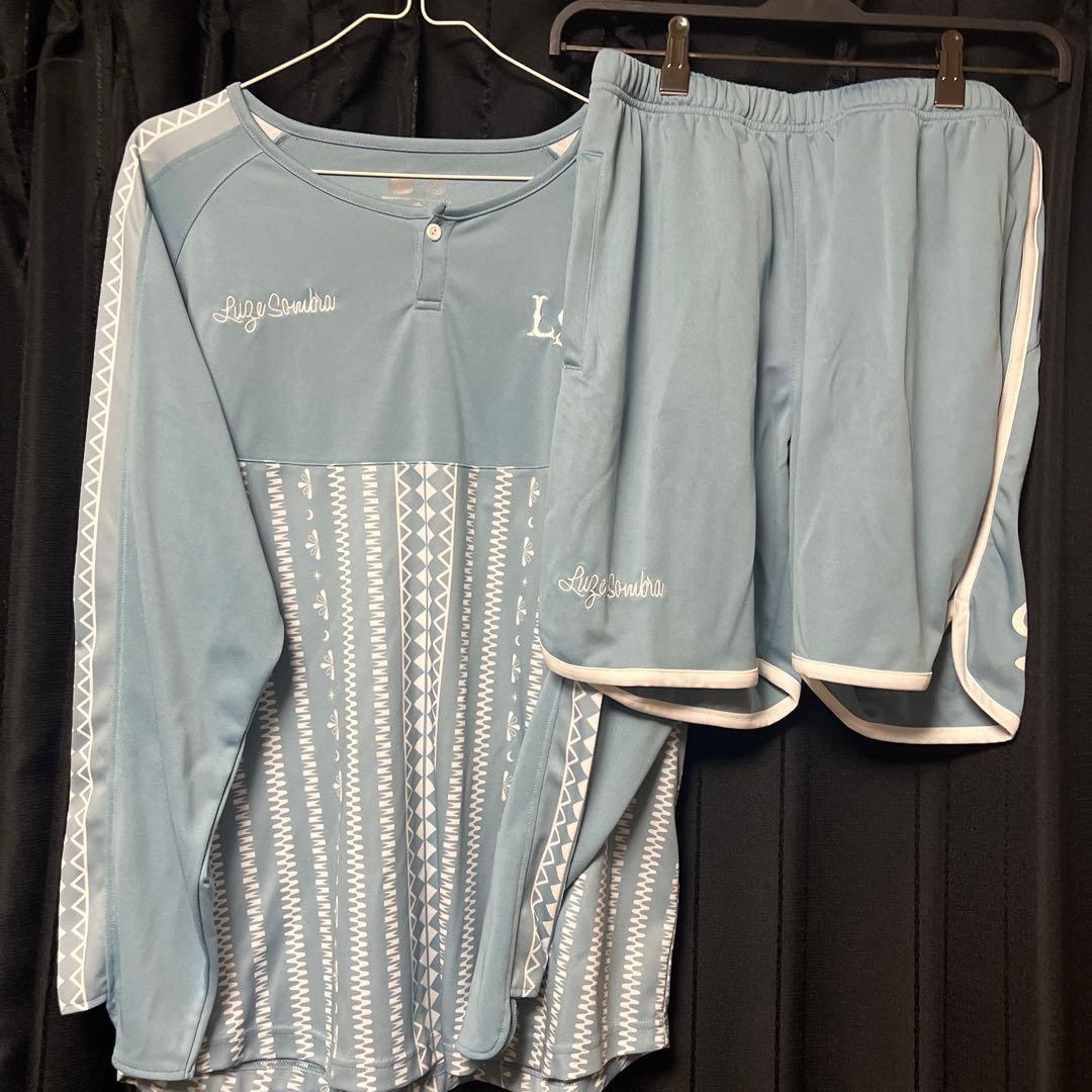 ルースイソンブラ　水色幾何学模様　ウェアセット