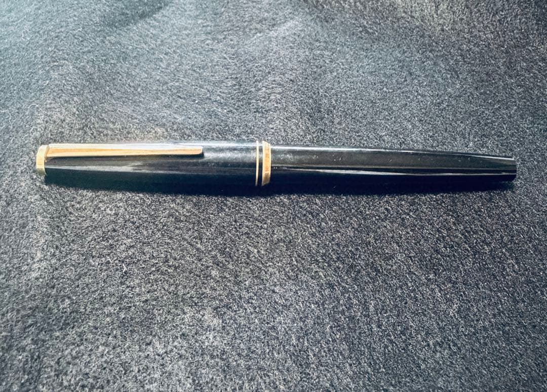 Montblanc 万年筆 黒色