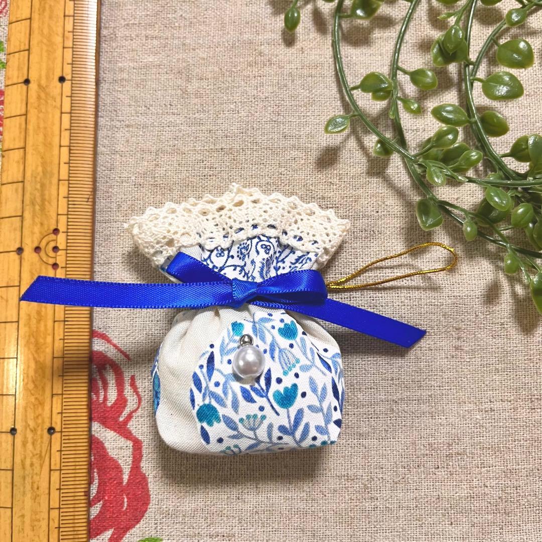 No.2302-24 ミニストラップサシェ（香り袋）春の小花柄＊パール ④