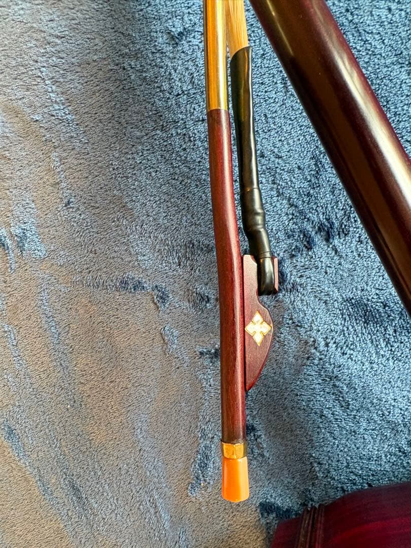 二胡　ハードケース　換えの弓毛付き