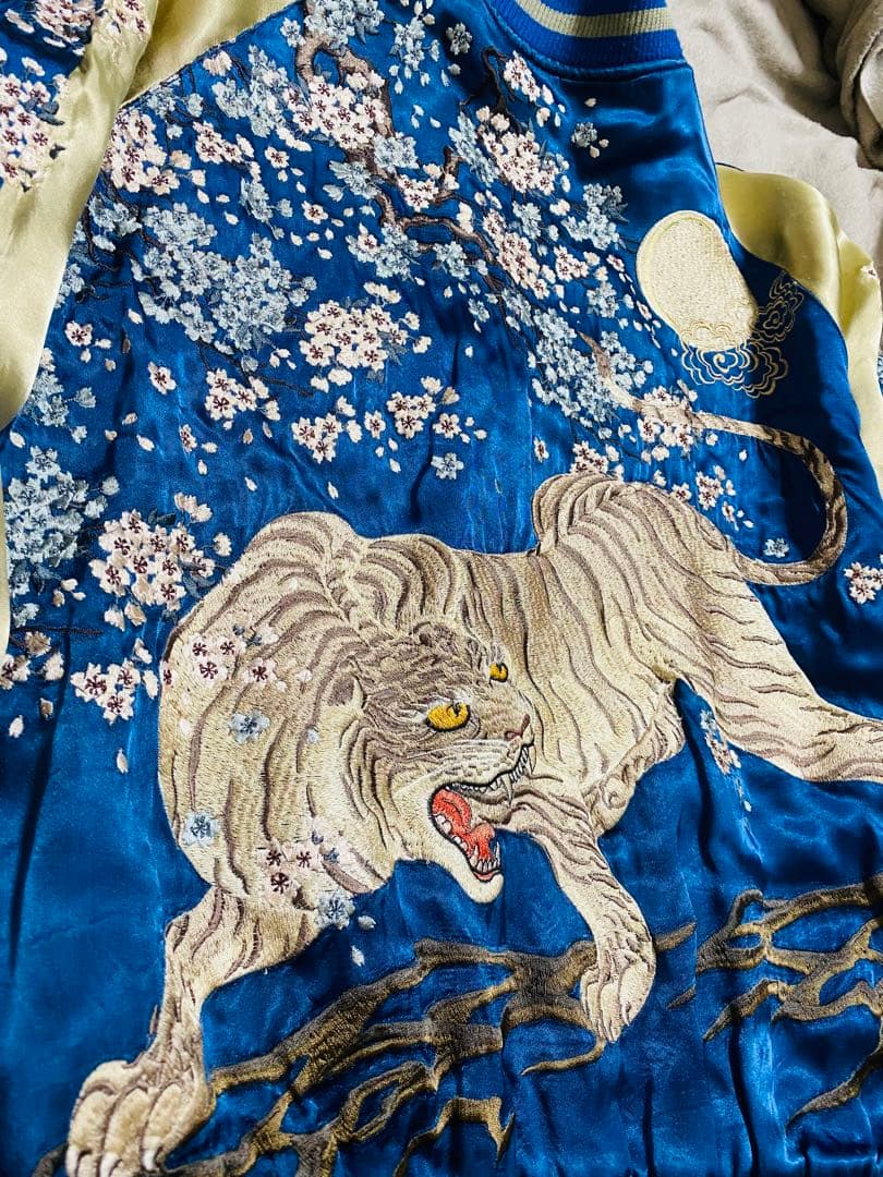 SATORI日本　スカジャン　限定版　サテン　2面使う 桜虎アウル