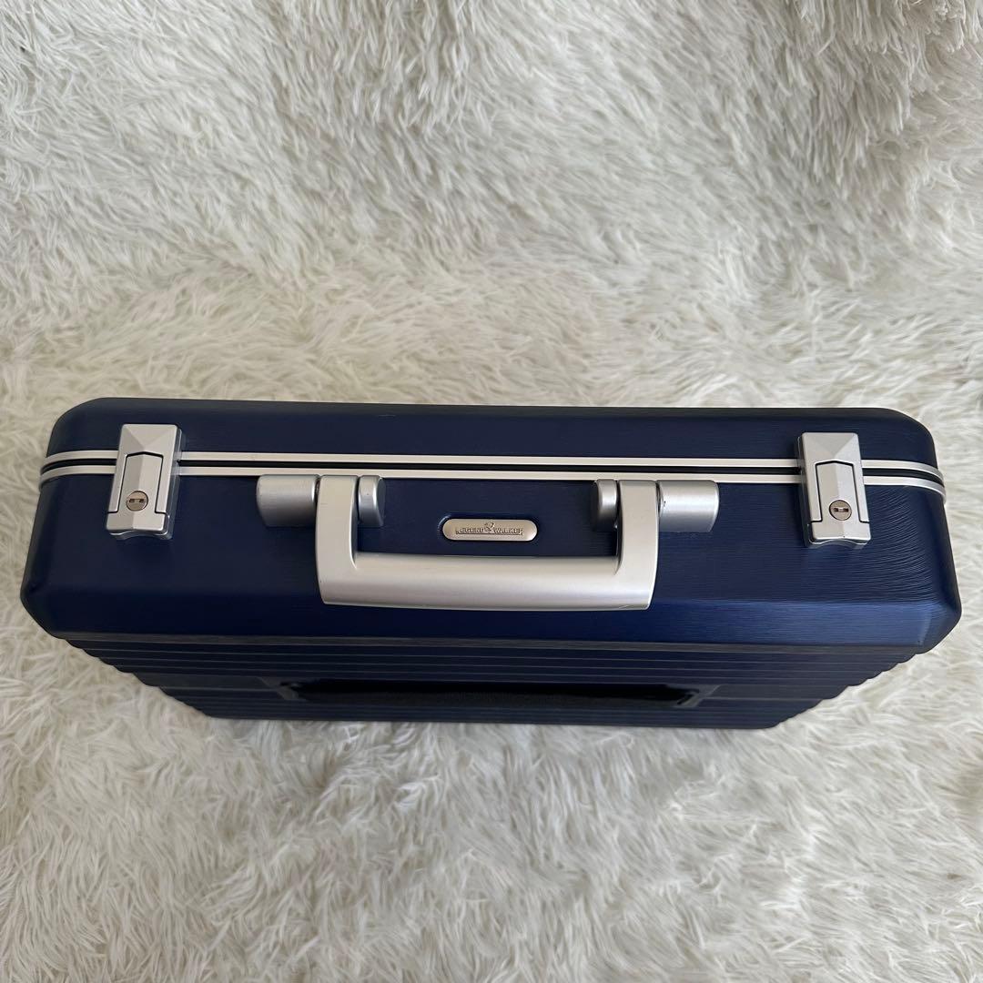 【最終価格美品】レジェンドウォーカーアタッシュケース6604-42ネイビー鍵付