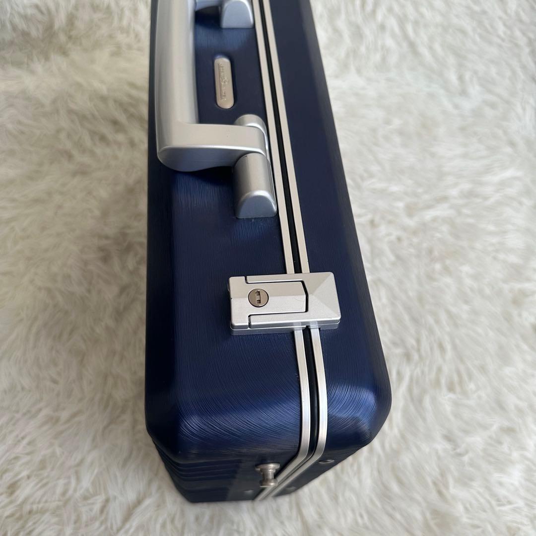 【最終価格美品】レジェンドウォーカーアタッシュケース6604-42ネイビー鍵付