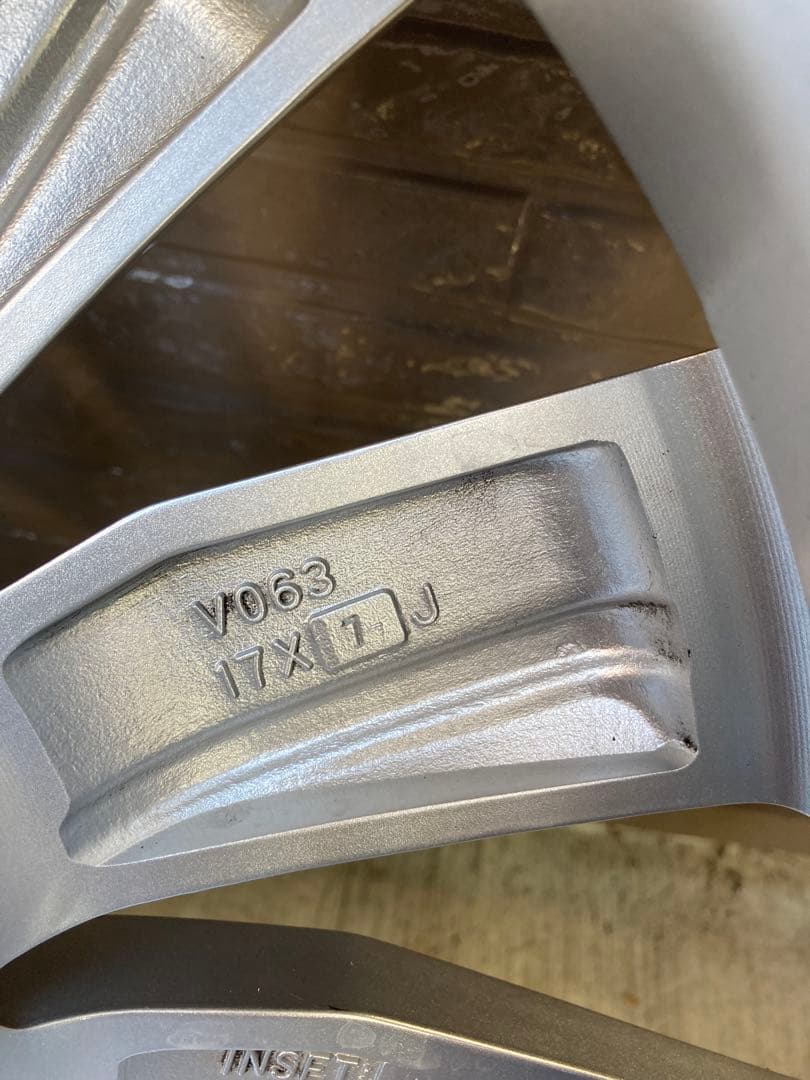 【2023年製バリ溝】スタッドレス シトロエンC5エアクロス プジョー 5008