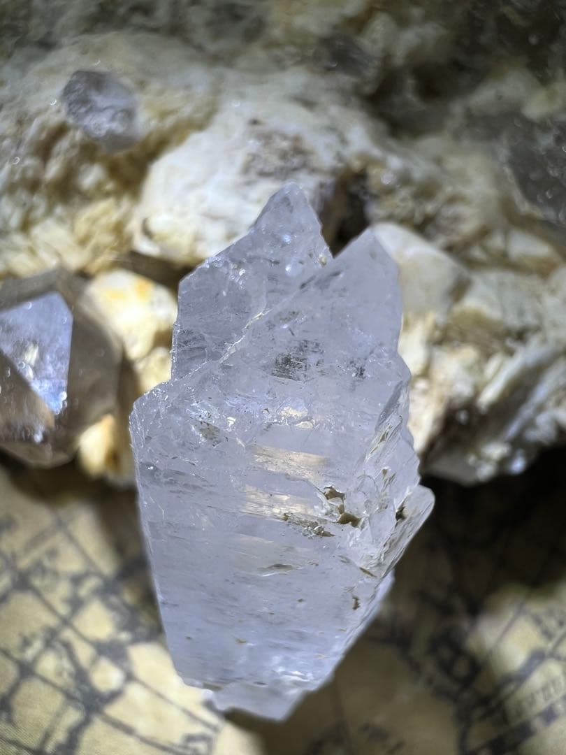 龍脈の精髄シリーズ⭐︎超希少石⭐︎階段状エレスチャル水晶ポイント⭐︎