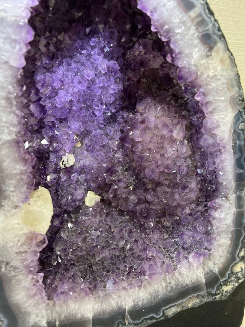 アメジストドーム　ブラジル産　牙あり　濃い　紫　幸運