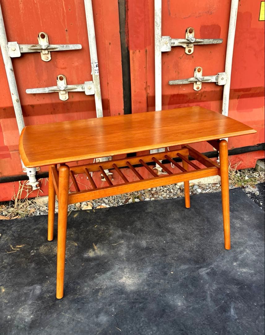 カフェテーブル