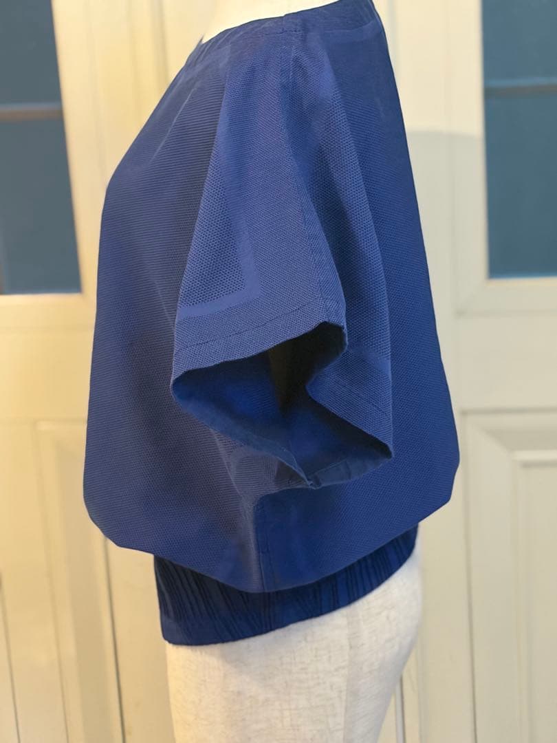 エイポックエイブル　青トップス