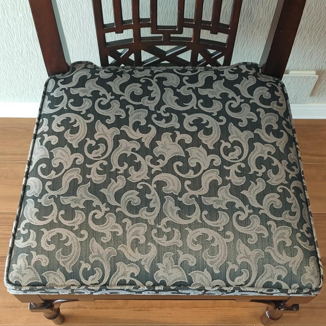 シノワズリ　ヴィンテージチェア　透かし彫り　リビングチェア①