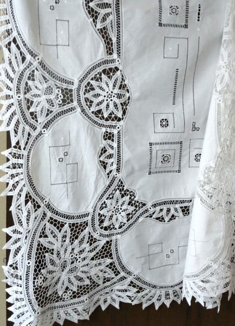 バテンレーステーブルクロス約170㎝×約130㎝