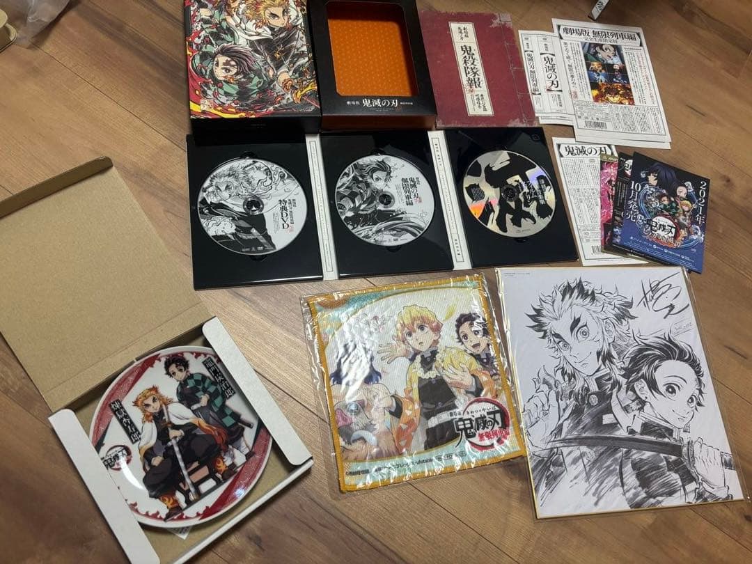 鬼滅の刃　映画DVD、フィギュア、1番くじまとめ売り
