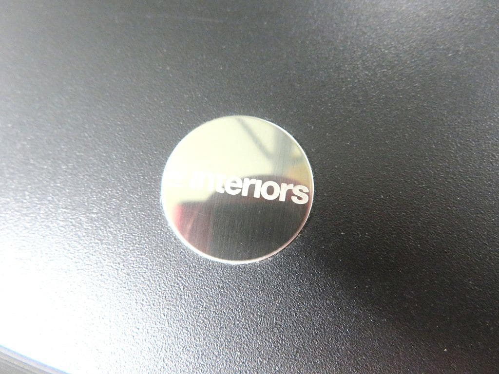 展示品　インテリアズ　XT　アルミ　カフェテーブル　サイドテーブル　モダン