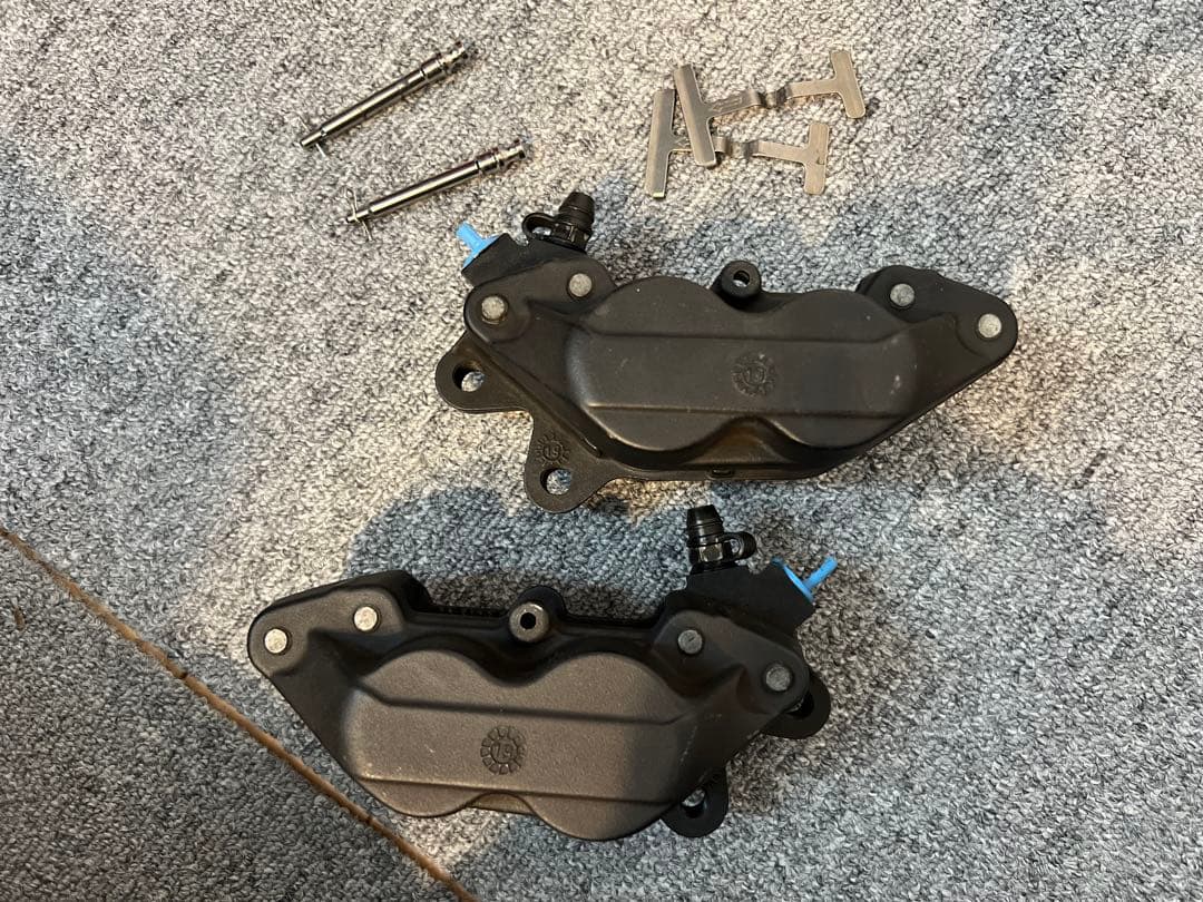 ブレンボ 40mm キャスト キャリパー チタンピン付き