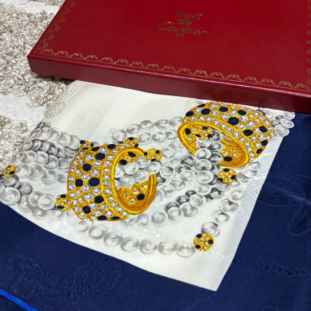 Cartier カルティエ パンテール柄スカーフ シルク　85×85 箱あり