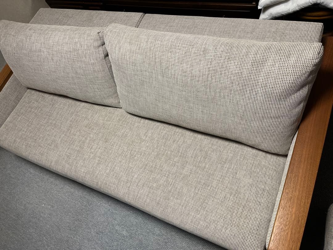 カリモク UU89アーム無垢材 3人掛けソファ 羽毛フェザー UUシリーズ