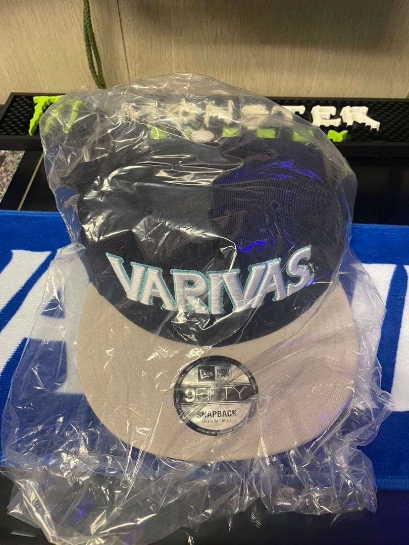 新品未使用 未開封品オンライン限定 VARIVAS キャップ ネイビー/ベージュ