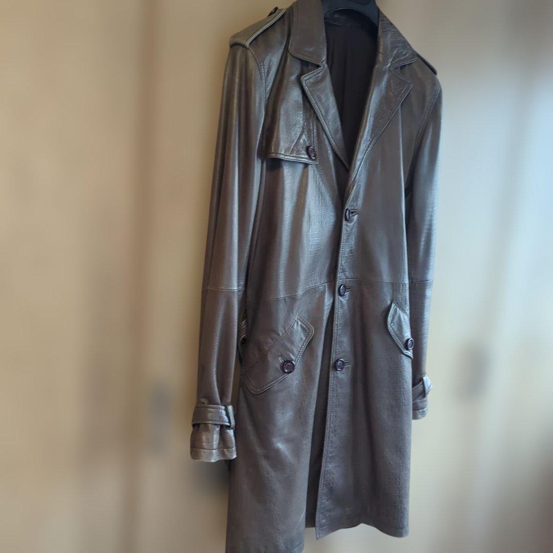 美品ラムレザー 　シングルトレンチコートSLIMFIT　灰色っぽい淡茶　型押　M