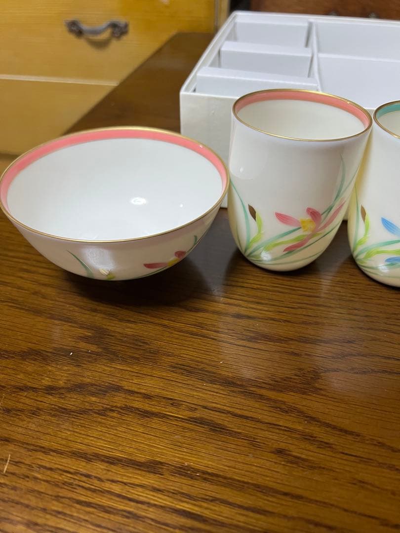 香蘭社　花柄陶器茶碗、湯呑みセット