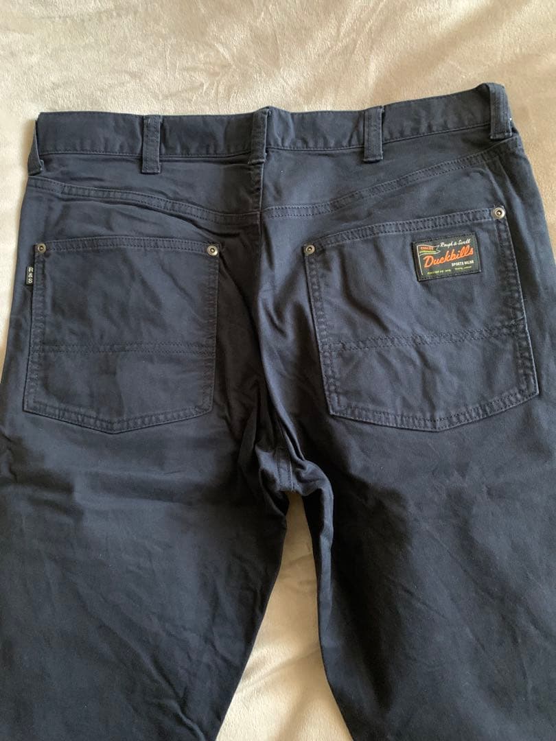 ROUGH & SWELL ジョガーパンツとパンツ