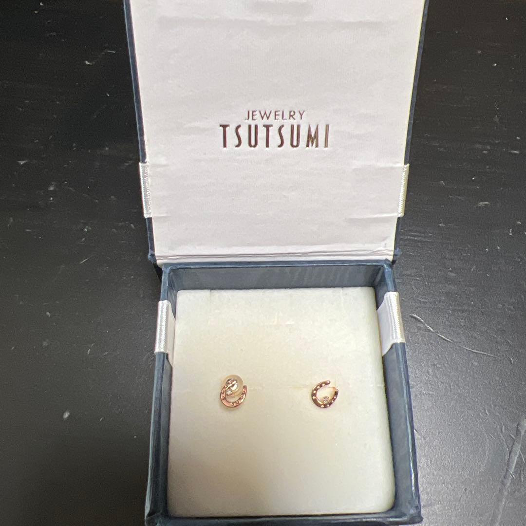 TSUTSUMIピアス　ゴールド　馬蹄