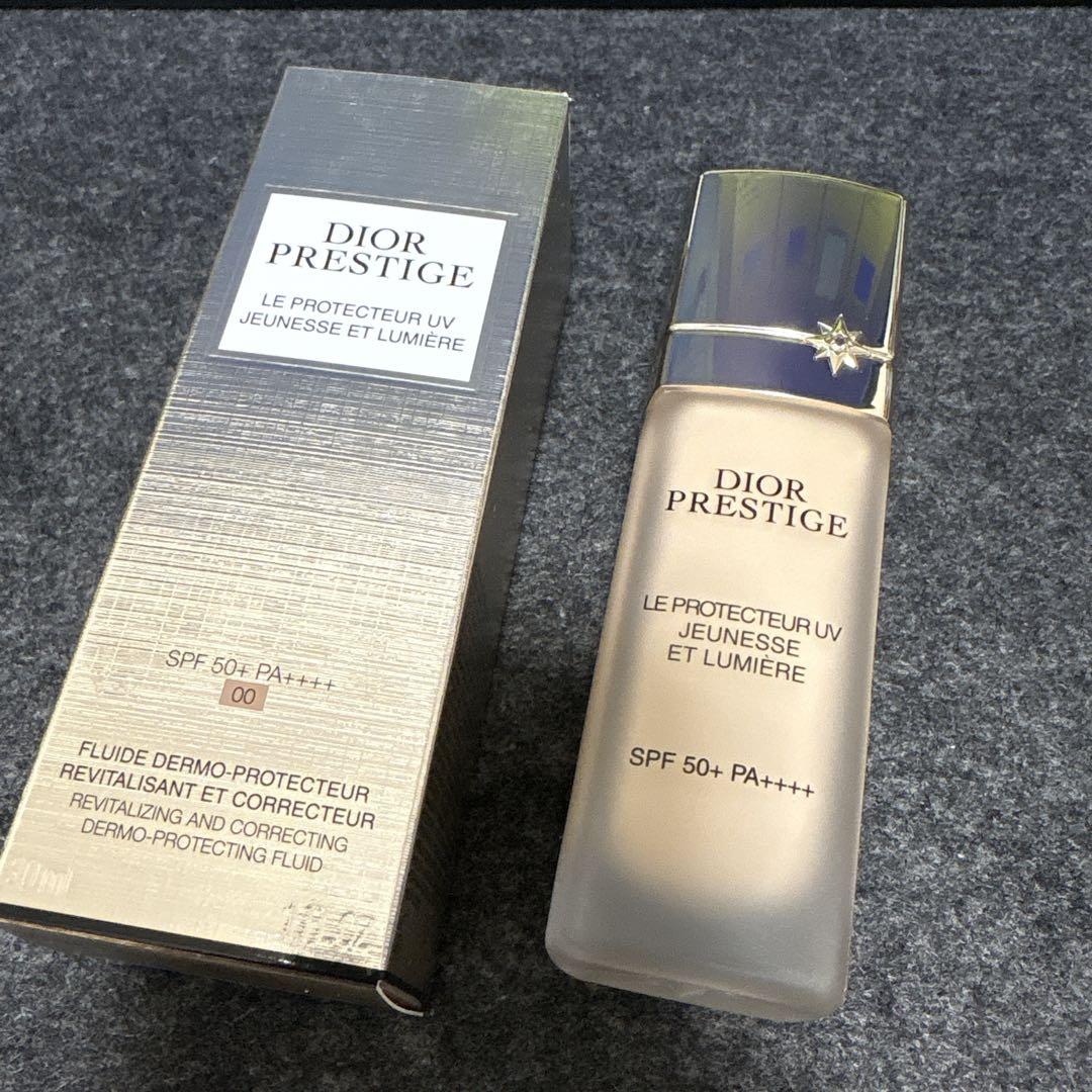 Dior プレステージ ホワイトルプロテクターUVルミエールBB 00
