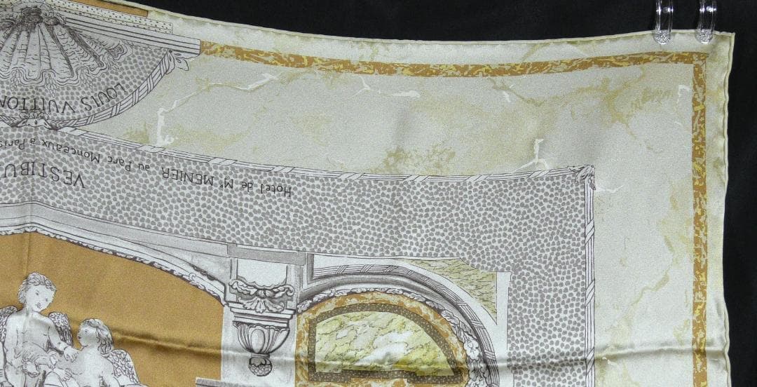 新品未使用品 ルイ ヴィトン 大判シルクスカーフ　D545