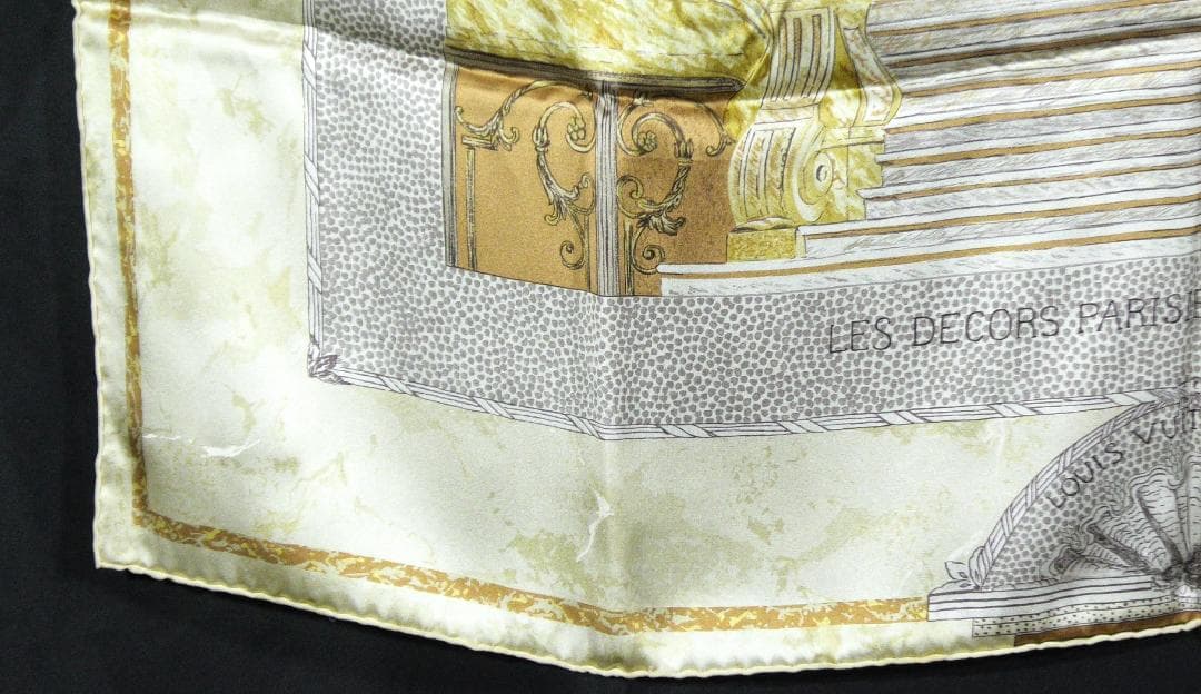 新品未使用品 ルイ ヴィトン 大判シルクスカーフ　D545