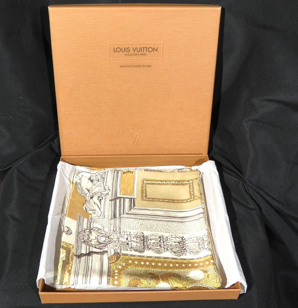 新品未使用品 ルイ ヴィトン 大判シルクスカーフ　D545