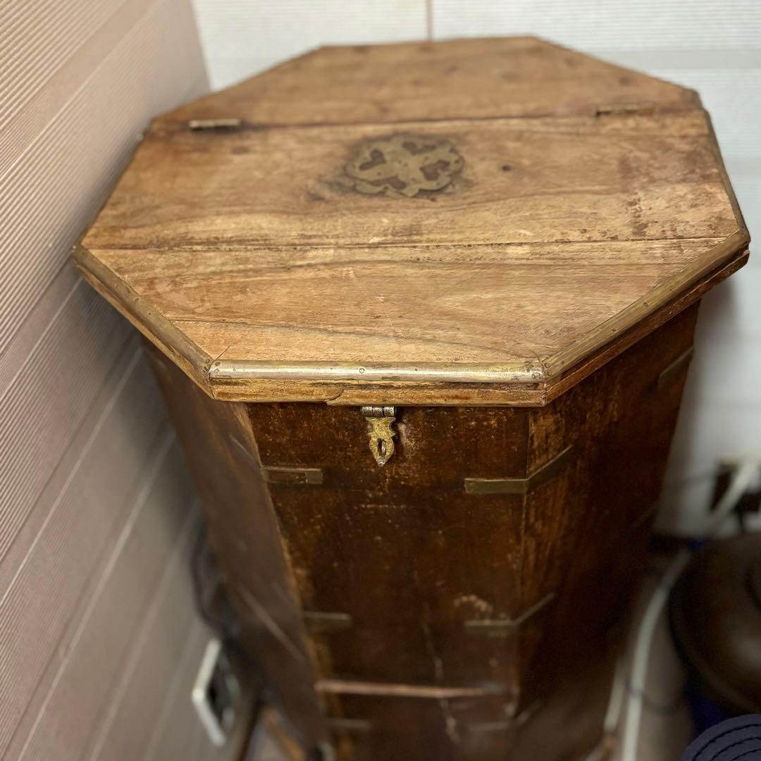 木製八角形アンティーク収納家具