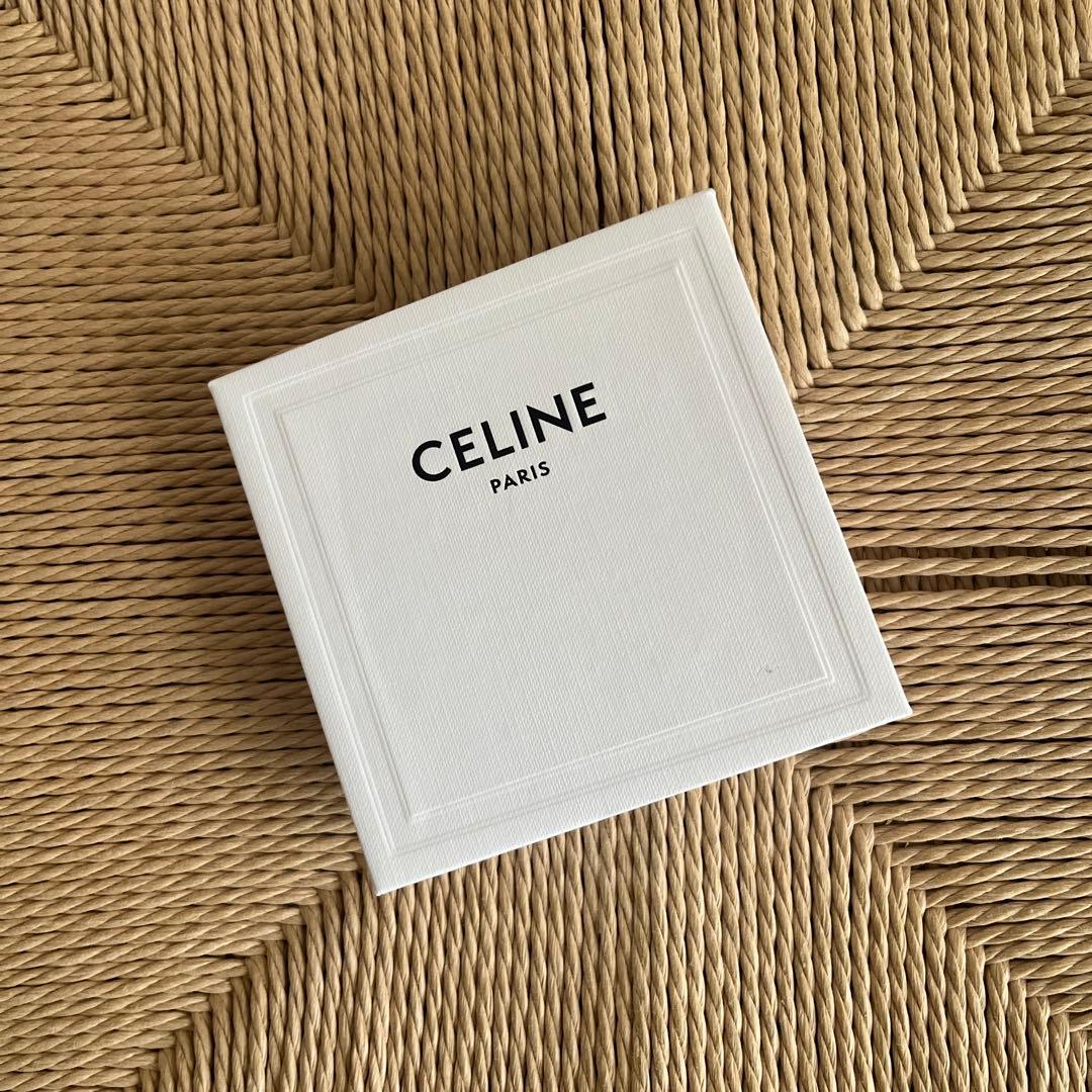 【新品未使用】CELINE ロゴ入りブラックシュシュ