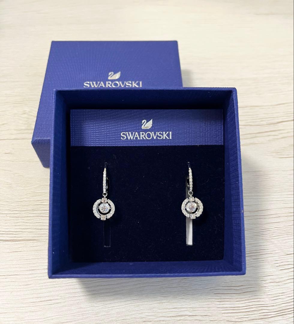 スワロフスキー　ピアス