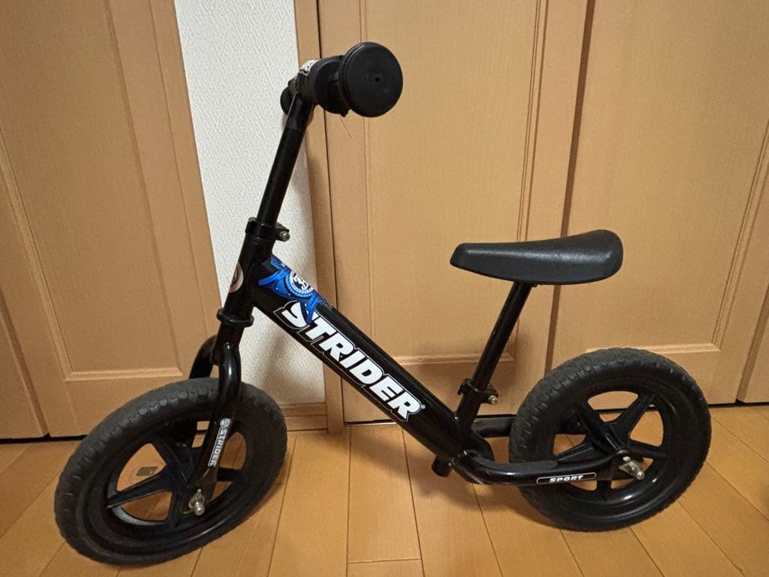 STRIDER 12インチ ブラック　スポーツモデル