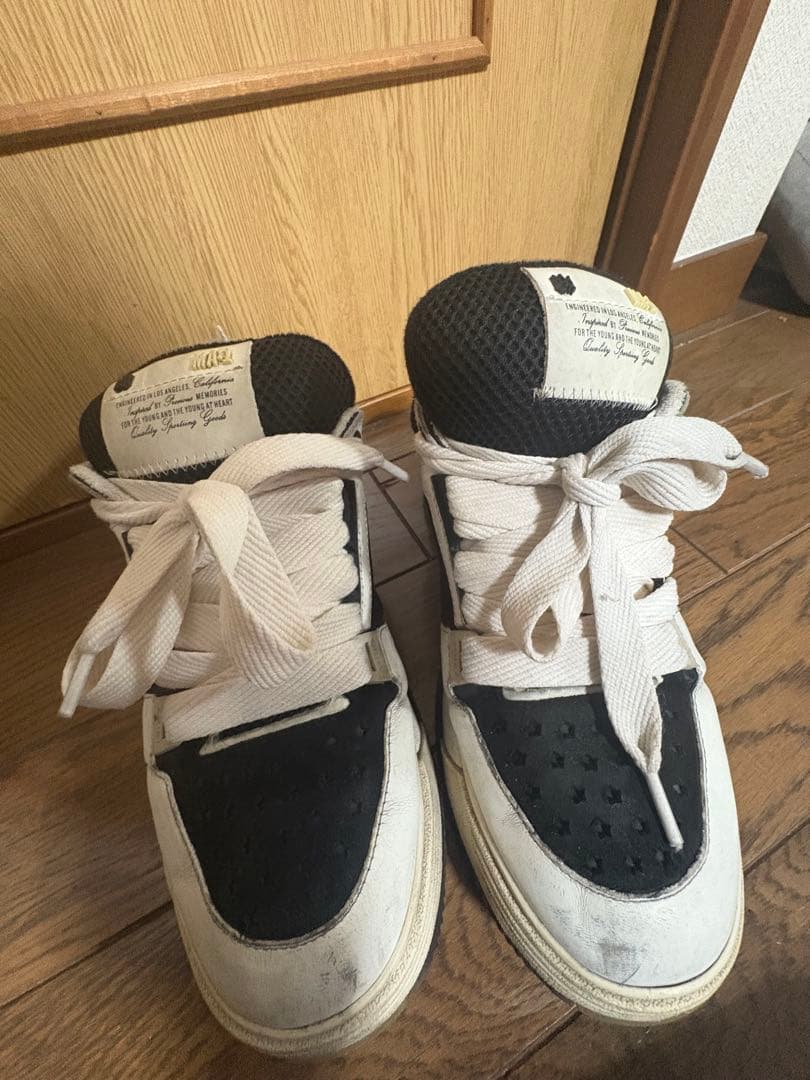 AMIRIスニーカー