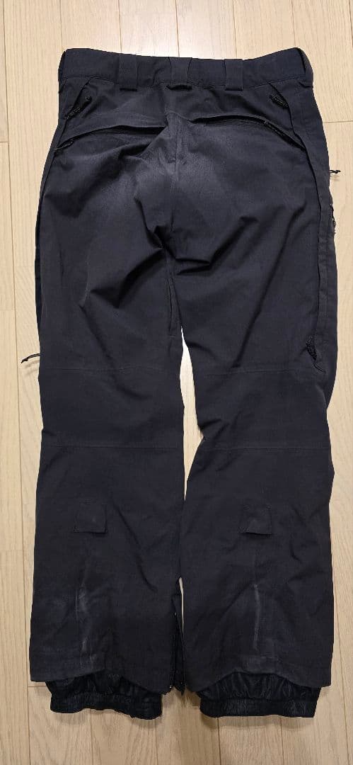 バートン ak パンツ ブラック ゴアテックス サイズS 身長175cm