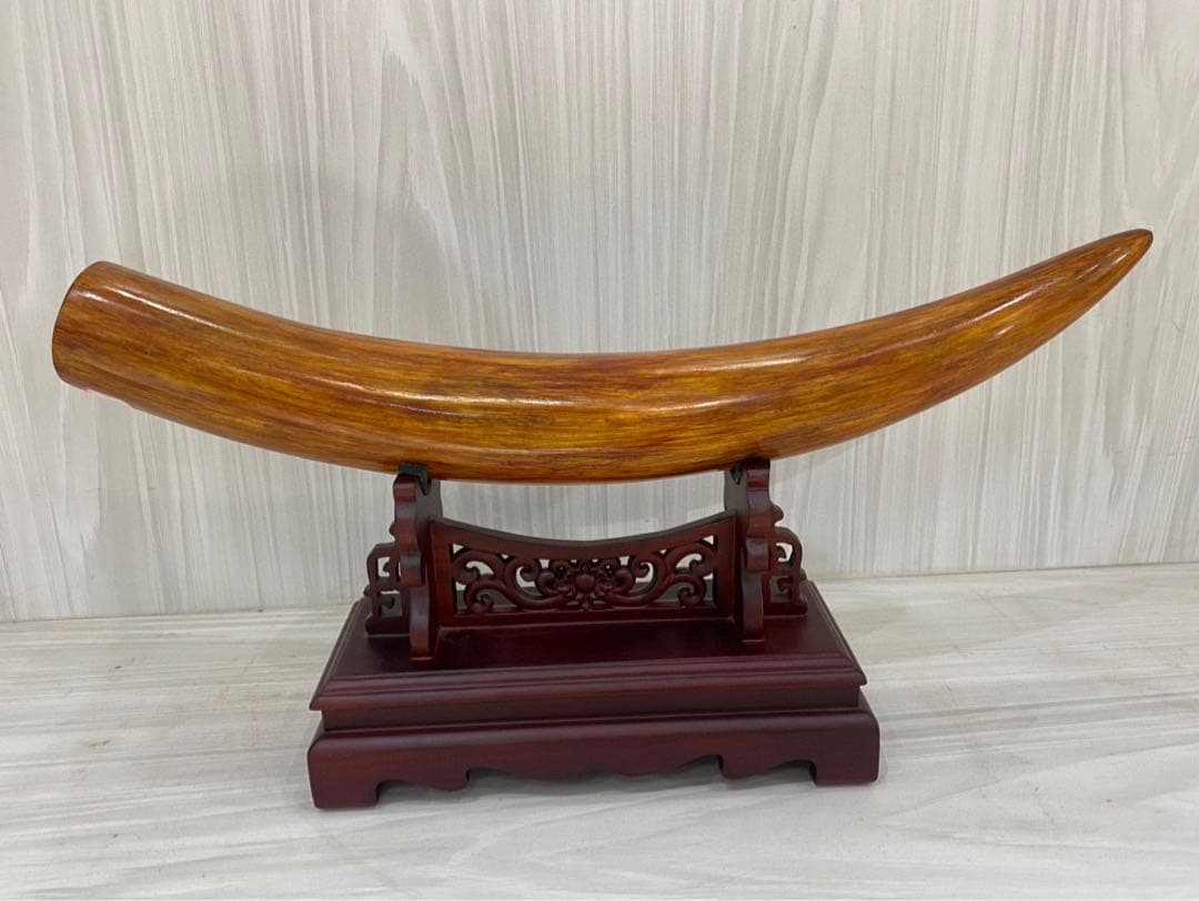 天然マンモス牙美しい手作り彫刻龍戯珠置物