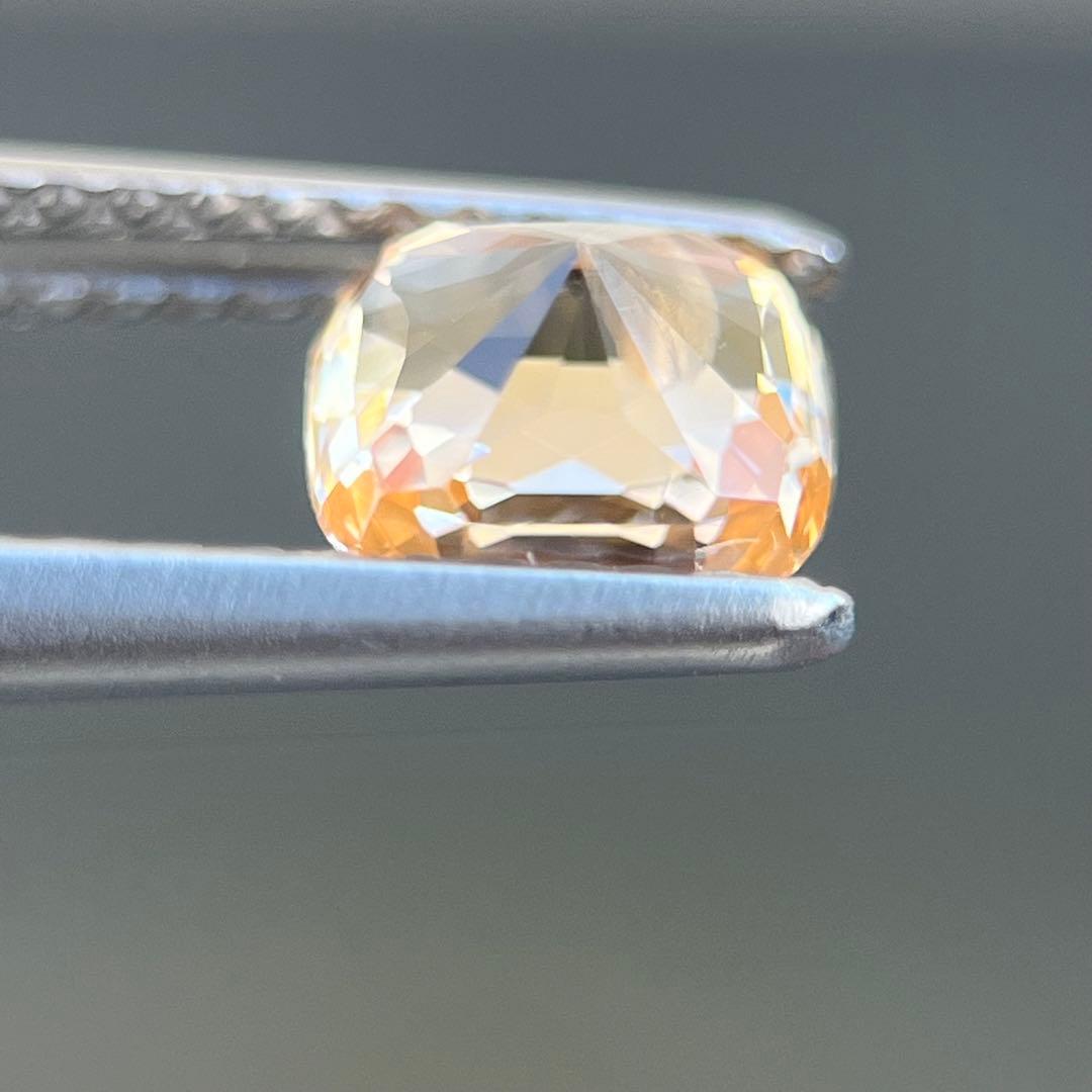 スリランカ産非加熱天然オレンジサファイアルース