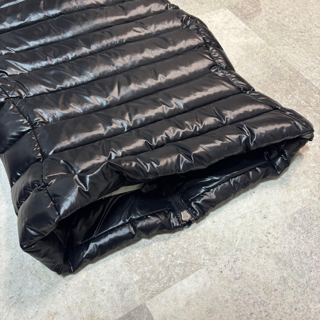 モンクレール ガーニージレ ダウンベスト Sサイズ 黒
