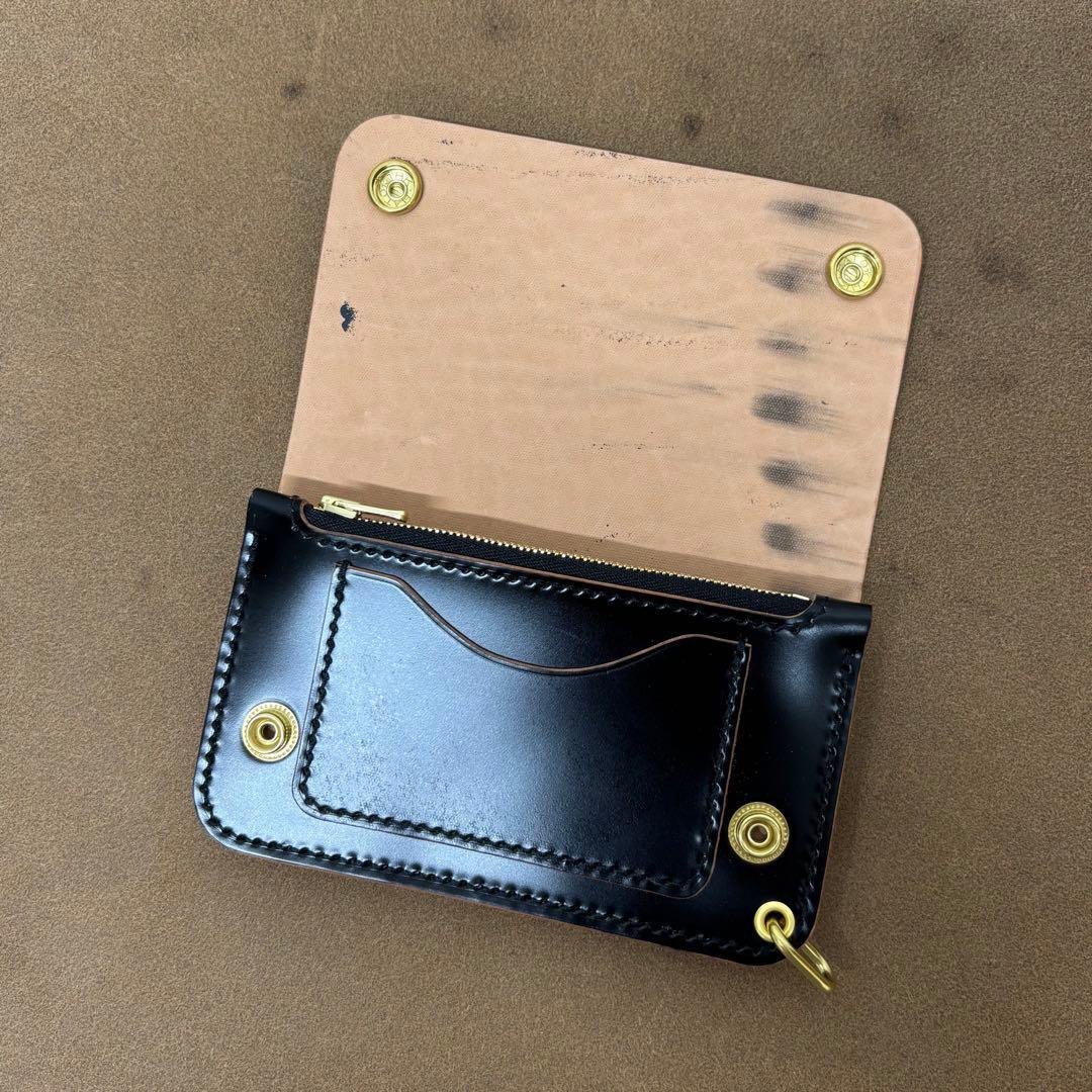 コードバン　トラッカーウォレット　ミドル　黒　3層　新喜皮革