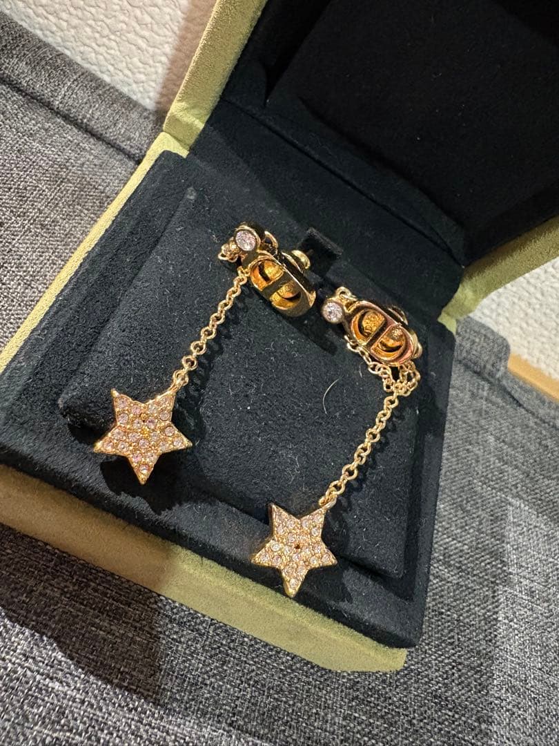 dior CDロゴスターチャームピアス(両耳用)