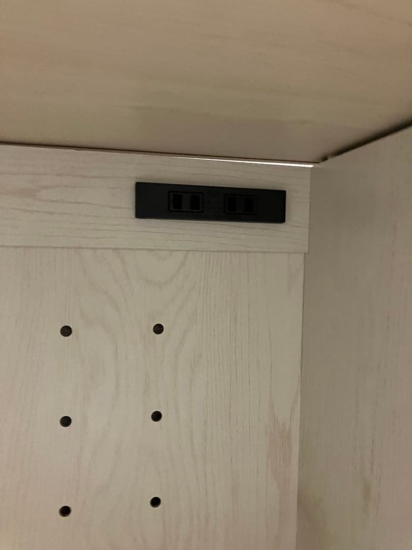 【美品】スタイリッシュなキッチンボード