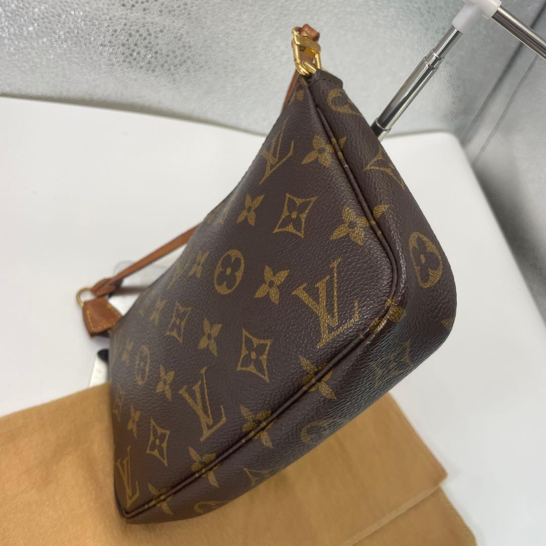 ルイヴィトン　ポシェット　アクセソワール　アクセサリーポーチ　ミニバッグ