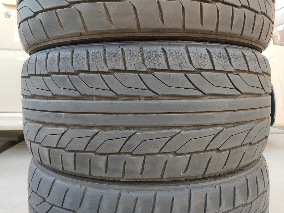 ① NITTO ニットー NT555 245/35R20 2本