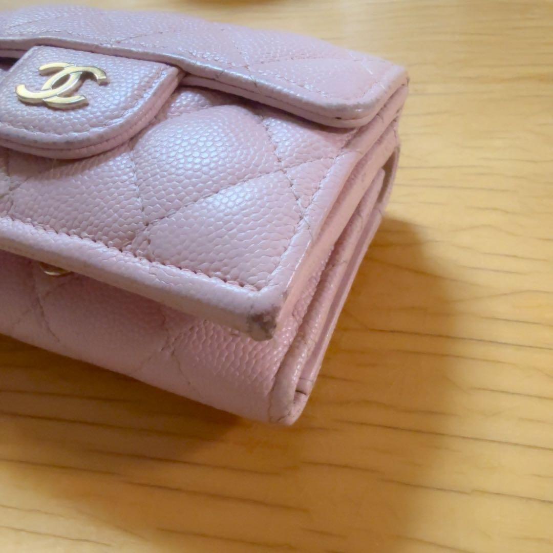 CHANEL キャビアスキン　三つ折り財布 ベビーピンク