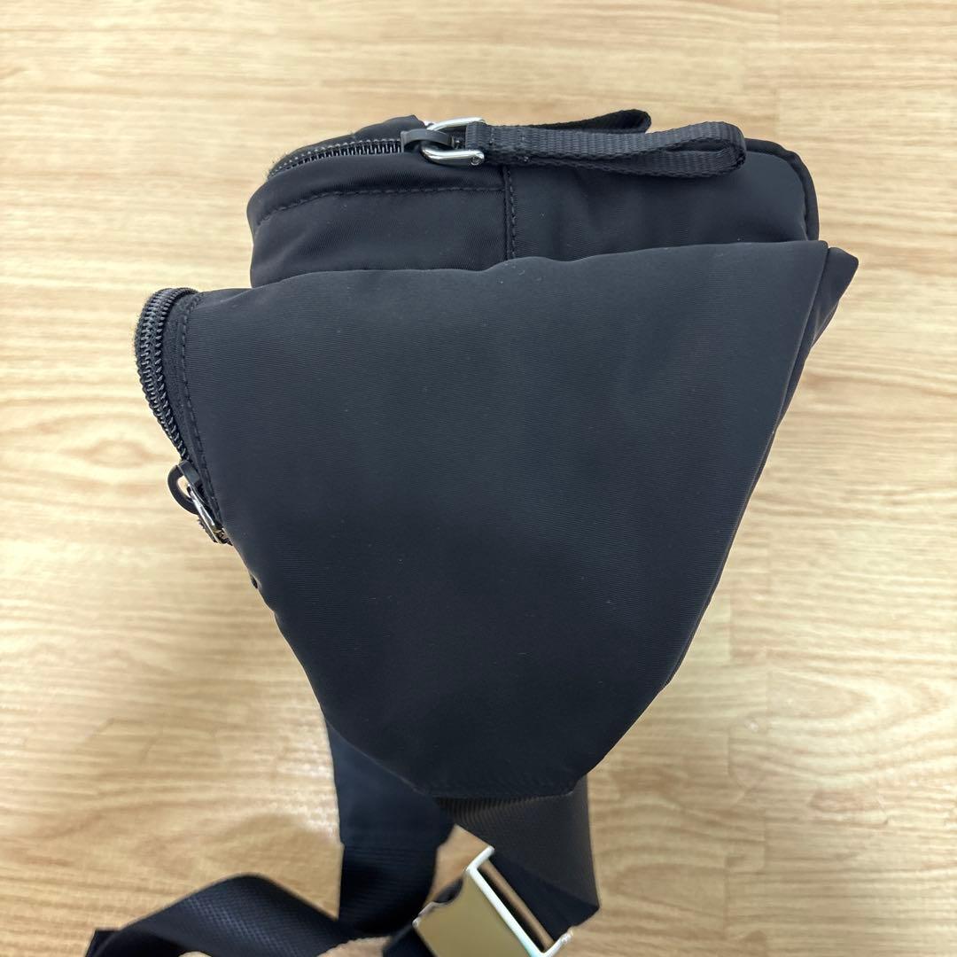 【美品】PRADA ボディバッグ 2VL005 RFID認識済み　三角ロゴ