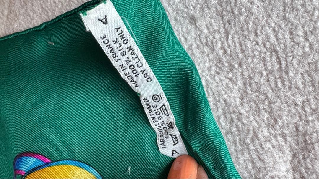 エルメス　カレ　LES RUBANS DU CHEVAL シルクスカーフ