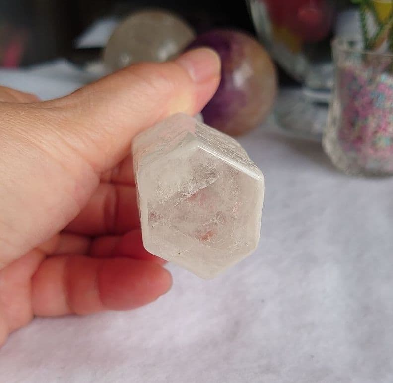 ★ホワイトガーデンクォーツ　クリアクォーツねこネコ猫の置物